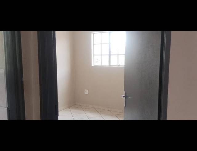 2 BEDROOM APARTMENT FOR SALE IN JABULANI